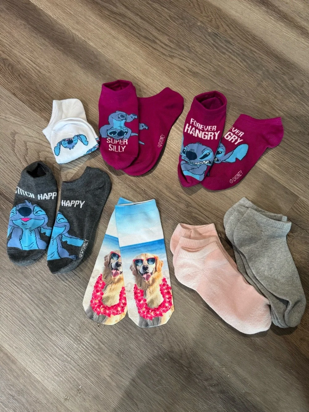 Lot of 9 pairs of girls socks lilo & stitch golden retriever dog